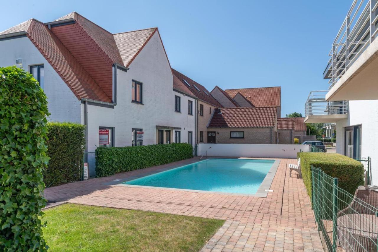 Appartement Met Zwembad In Neoportus Nieuwpoort Exterior foto